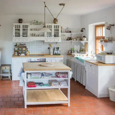 Vakantiehuis Four Bedroom Holiday In Volary