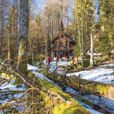 Four Bedroom Holiday In * Volary