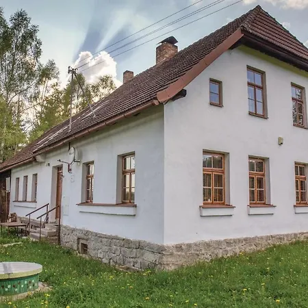 Vakantiehuis Four Bedroom Holiday In Volary